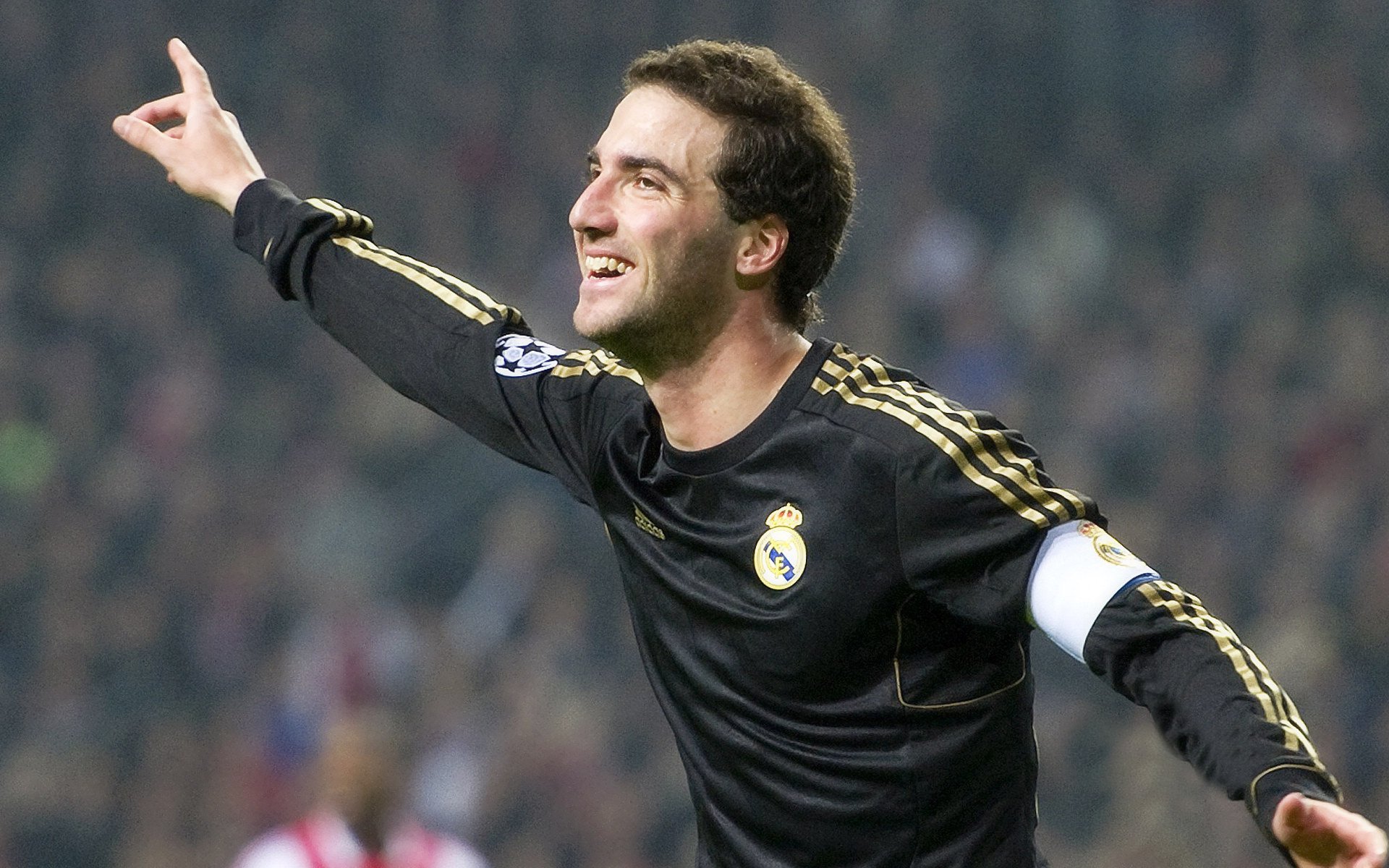 阿根廷诞生世界首批基因编辑马匹,提升马球速度,推动马术科技发展。