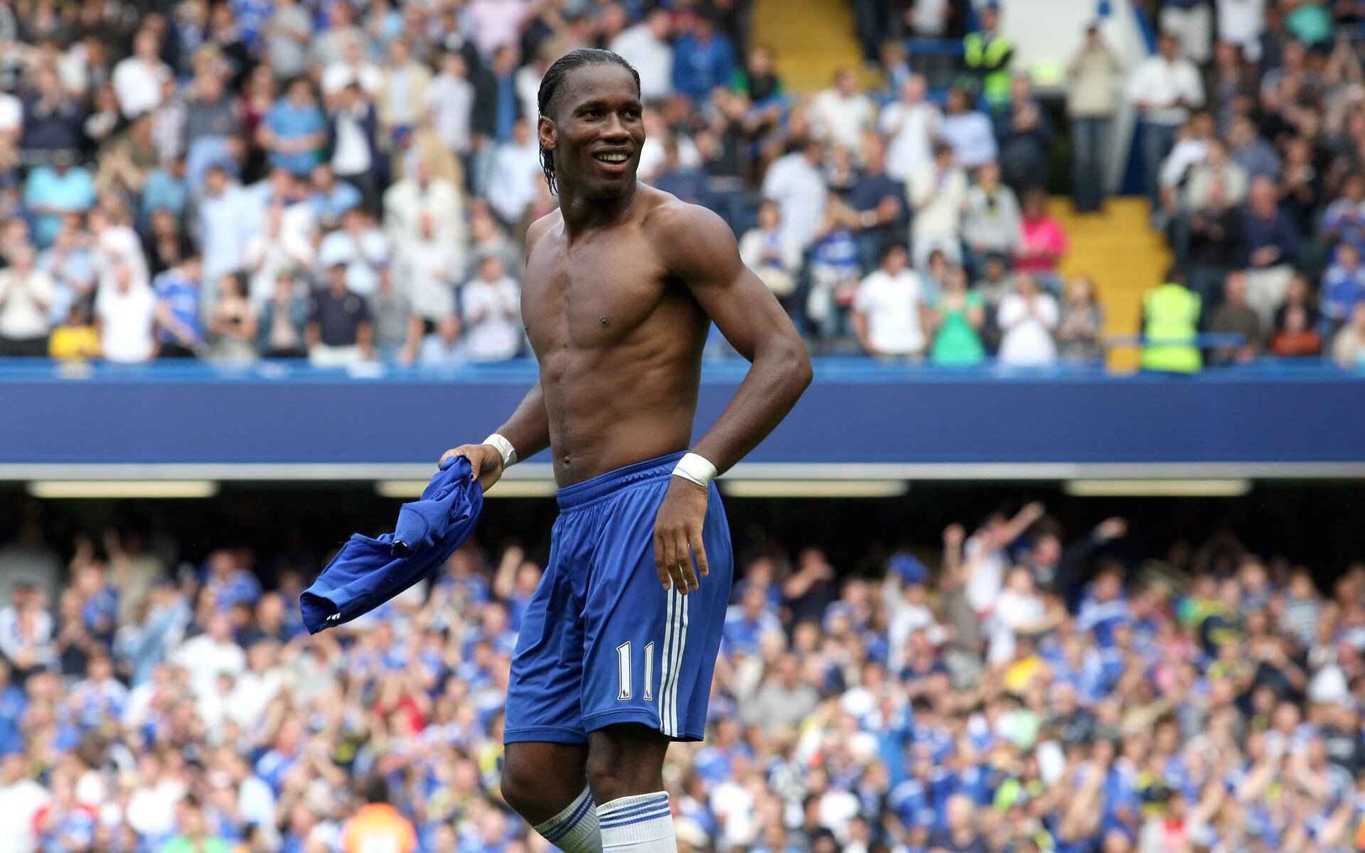 青少年足球文化认知逐步增强，营造良好的体育氛围，青少年足球训练现状